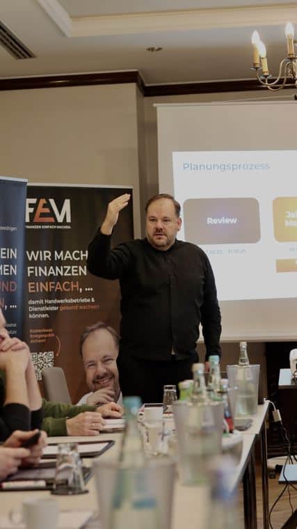 Jörg Roos erklärt den Planungsprozess auf einem Fokustag